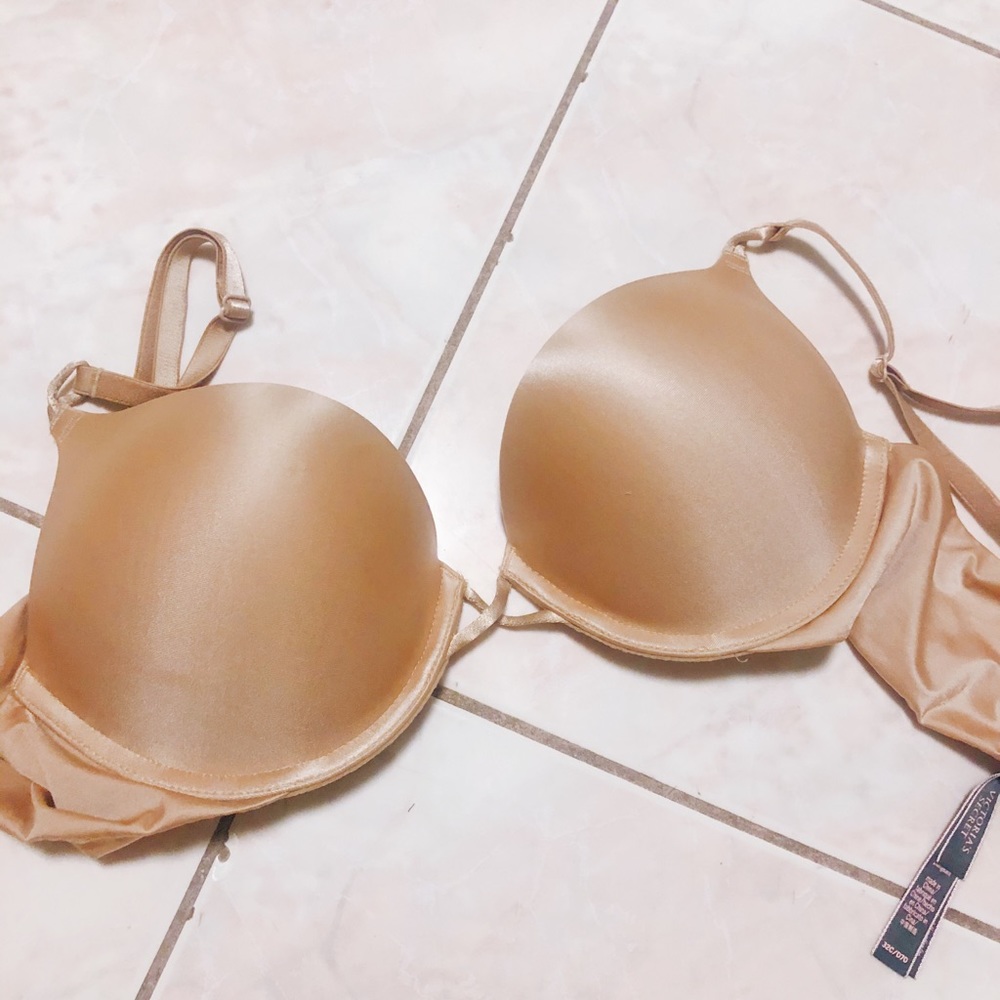 Victoria’s Secret bombshell bra